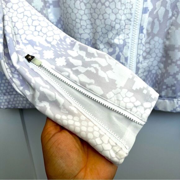 Lucy Asymmetrical Activewear Jacket - Size M - Picture 5 of 12